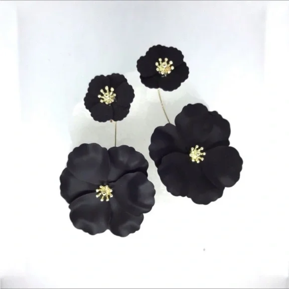 Black Double Flower Earrings - Picture 3 of 7